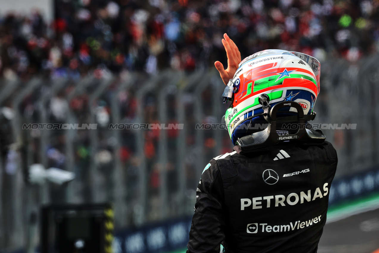 GP BRASILE, Andrea Kimi Antonelli (ITA) Mercedes AMG F1 in Sprint qualifying parc ferme.

07.11.2025. Formula 1 World Championship, Rd 21, Brazilian Grand Prix, Sao Paulo, Brazil, Sprint Qualifiche Day.

- www.xpbimages.com, EMail: requests@xpbimages.com © Copyright: Charniaux / XPB Images
