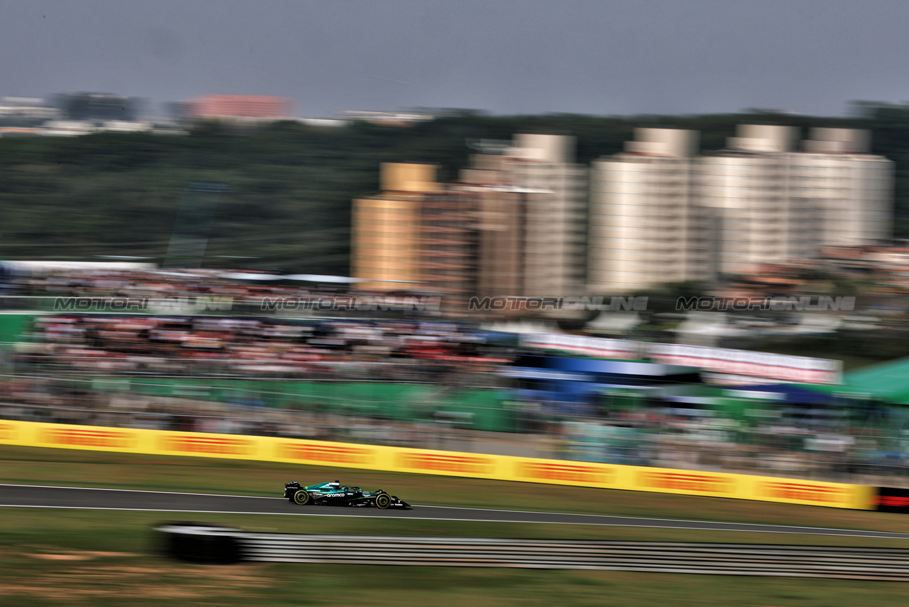 GP BRASILE, Lance Stroll (CDN) Aston Martin F1 Team AMR25.

07.11.2025. Formula 1 World Championship, Rd 21, Brazilian Grand Prix, Sao Paulo, Brazil, Sprint Qualifiche Day.

- www.xpbimages.com, EMail: requests@xpbimages.com © Copyright: Charniaux / XPB Images