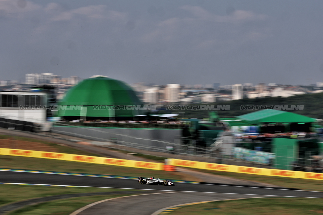GP BRASILE, Oliver Bearman (GBR) Haas VF-25.

07.11.2025. Formula 1 World Championship, Rd 21, Brazilian Grand Prix, Sao Paulo, Brazil, Sprint Qualifiche Day.

- www.xpbimages.com, EMail: requests@xpbimages.com © Copyright: Charniaux / XPB Images