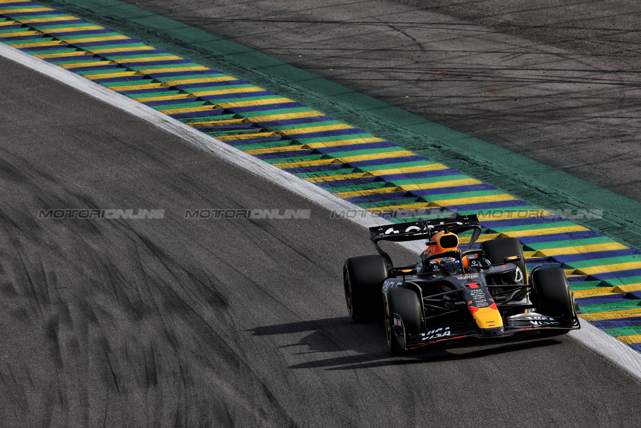 GP BRASILE, Max Verstappen (NLD) Red Bull Racing RB21.

07.11.2025. Formula 1 World Championship, Rd 21, Brazilian Grand Prix, Sao Paulo, Brazil, Sprint Qualifiche Day.

- www.xpbimages.com, EMail: requests@xpbimages.com © Copyright: Charniaux / XPB Images
