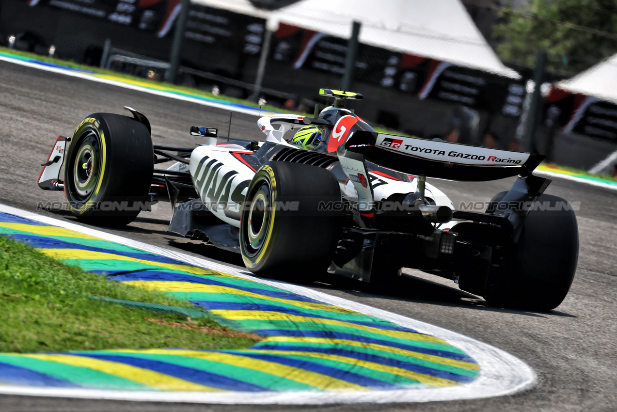 GP BRASILE, Oliver Bearman (GBR) Haas VF-25.

07.11.2025. Formula 1 World Championship, Rd 21, Brazilian Grand Prix, Sao Paulo, Brazil, Sprint Qualifiche Day.