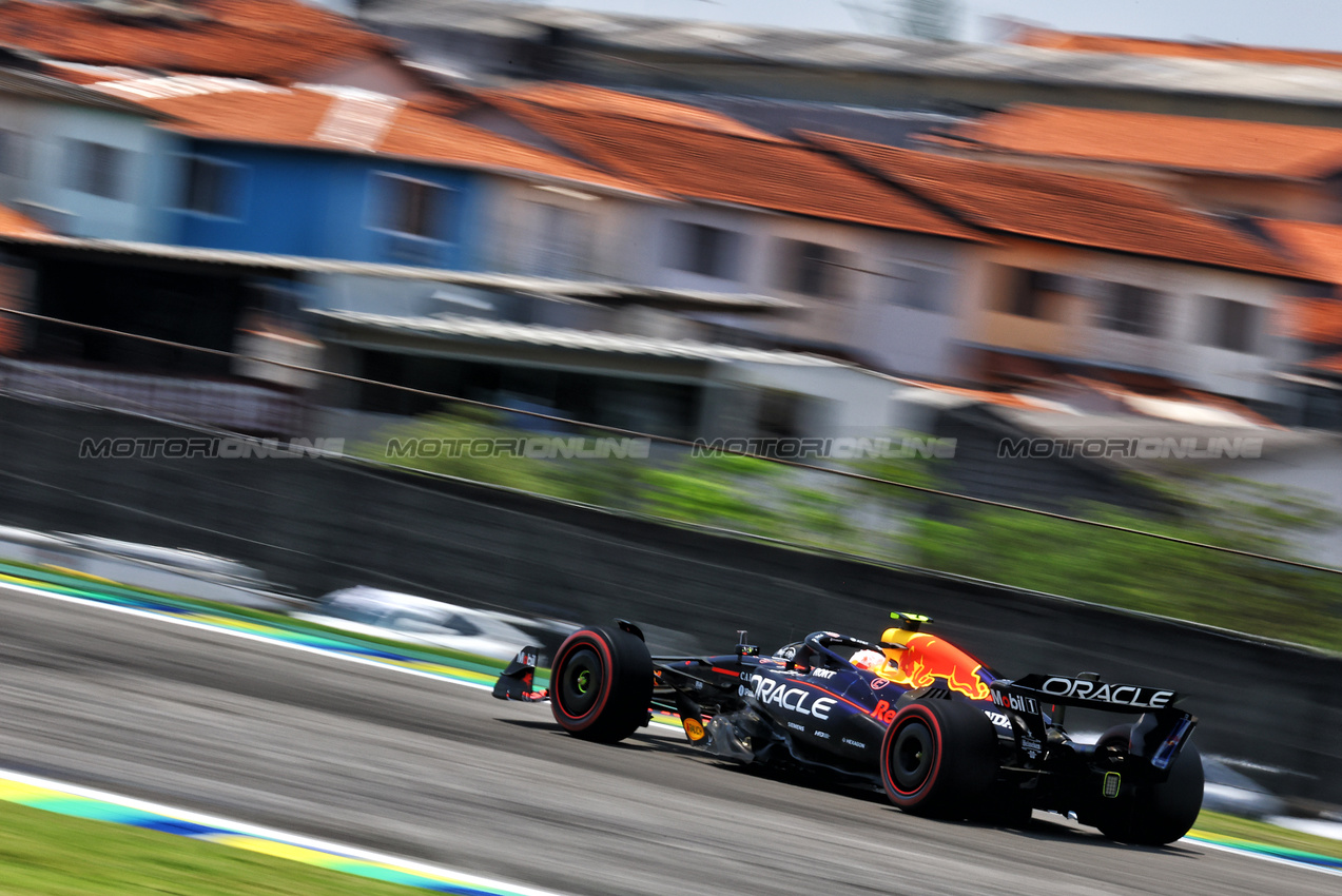 GP BRASILE, Yuki Tsunoda (JPN) Red Bull Racing RB21.

07.11.2025. Formula 1 World Championship, Rd 21, Brazilian Grand Prix, Sao Paulo, Brazil, Sprint Qualifiche Day.