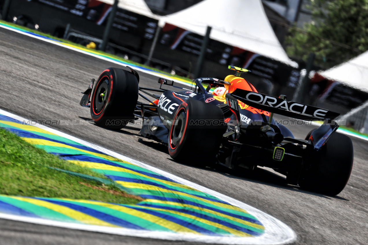 GP BRASILE, Yuki Tsunoda (JPN) Red Bull Racing RB21.

07.11.2025. Formula 1 World Championship, Rd 21, Brazilian Grand Prix, Sao Paulo, Brazil, Sprint Qualifiche Day.
