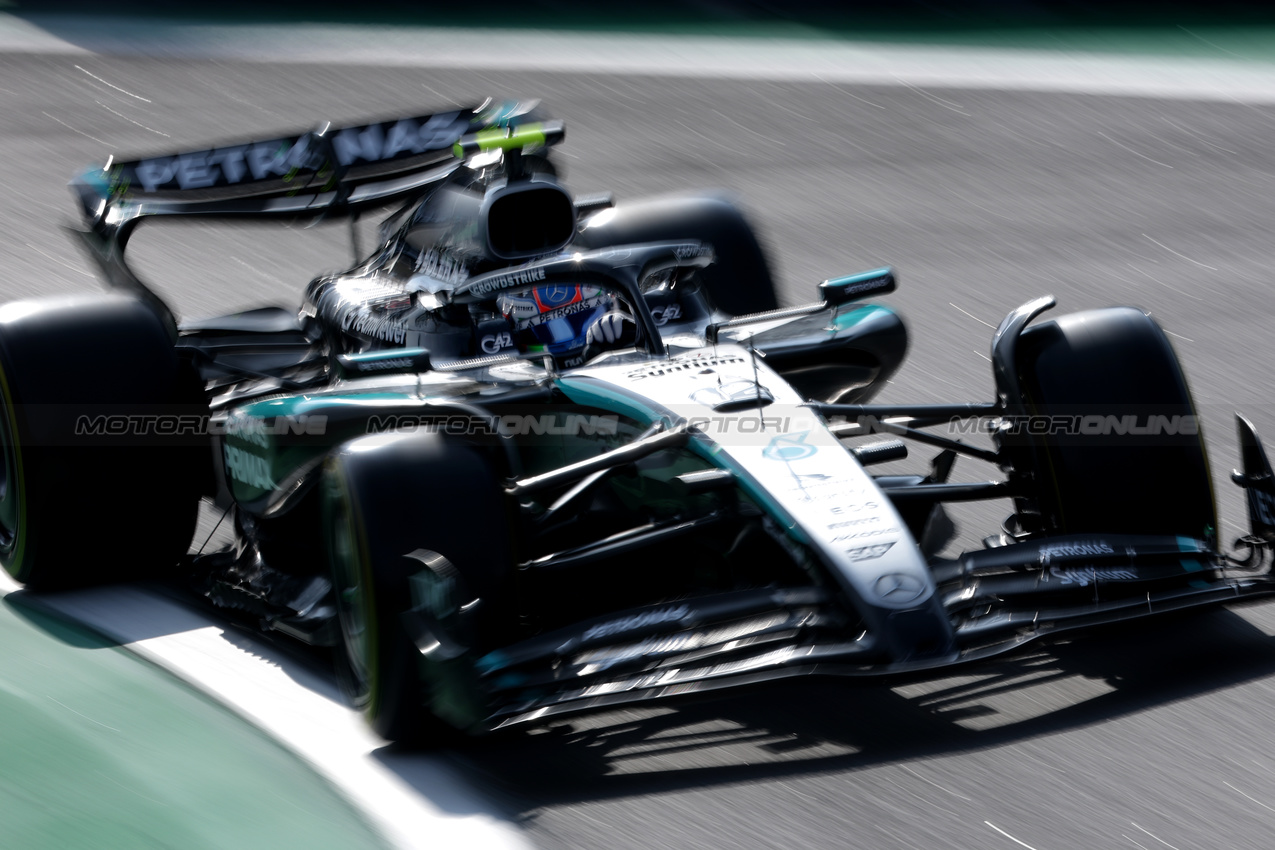 GP BRASILE, Andrea Kimi Antonelli (ITA) Mercedes AMG F1 W16.

07.11.2025. Formula 1 World Championship, Rd 21, Brazilian Grand Prix, Sao Paulo, Brazil, Sprint Qualifiche Day.

 - www.xpbimages.com, EMail: requests@xpbimages.com © Copyright: Coates / XPB Images
