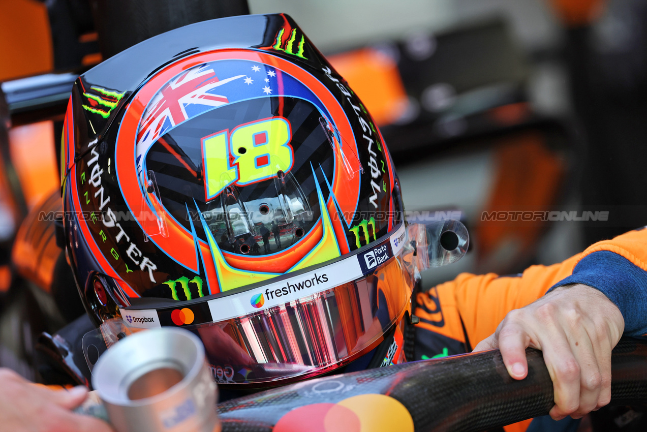 GP BRASILE, Oscar Piastri (AUS) McLaren MCL39.
07.11.2025. Formula 1 World Championship, Rd 21, Brazilian Grand Prix, Sao Paulo, Brazil, Sprint Qualifiche Day.
- www.xpbimages.com, EMail: requests@xpbimages.com © Copyright: Batchelor / XPB Images