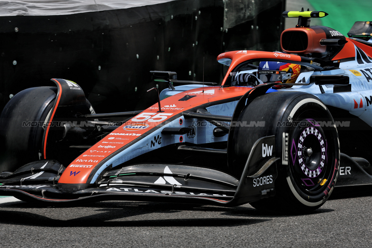 GP BRASILE, Carlos Sainz (ESP) Atlassian Williams Racing FW47 leaves the pits.
07.11.2025. Formula 1 World Championship, Rd 21, Brazilian Grand Prix, Sao Paulo, Brazil, Sprint Qualifiche Day.
- www.xpbimages.com, EMail: requests@xpbimages.com © Copyright: Batchelor / XPB Images