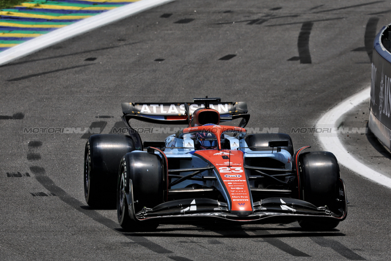 GP BRASILE, Alexander Albon (THA) Atlassian Williams Racing FW47.

07.11.2025. Formula 1 World Championship, Rd 21, Brazilian Grand Prix, Sao Paulo, Brazil, Sprint Qualifiche Day.

- www.xpbimages.com, EMail: requests@xpbimages.com © Copyright: Batchelor / XPB Images