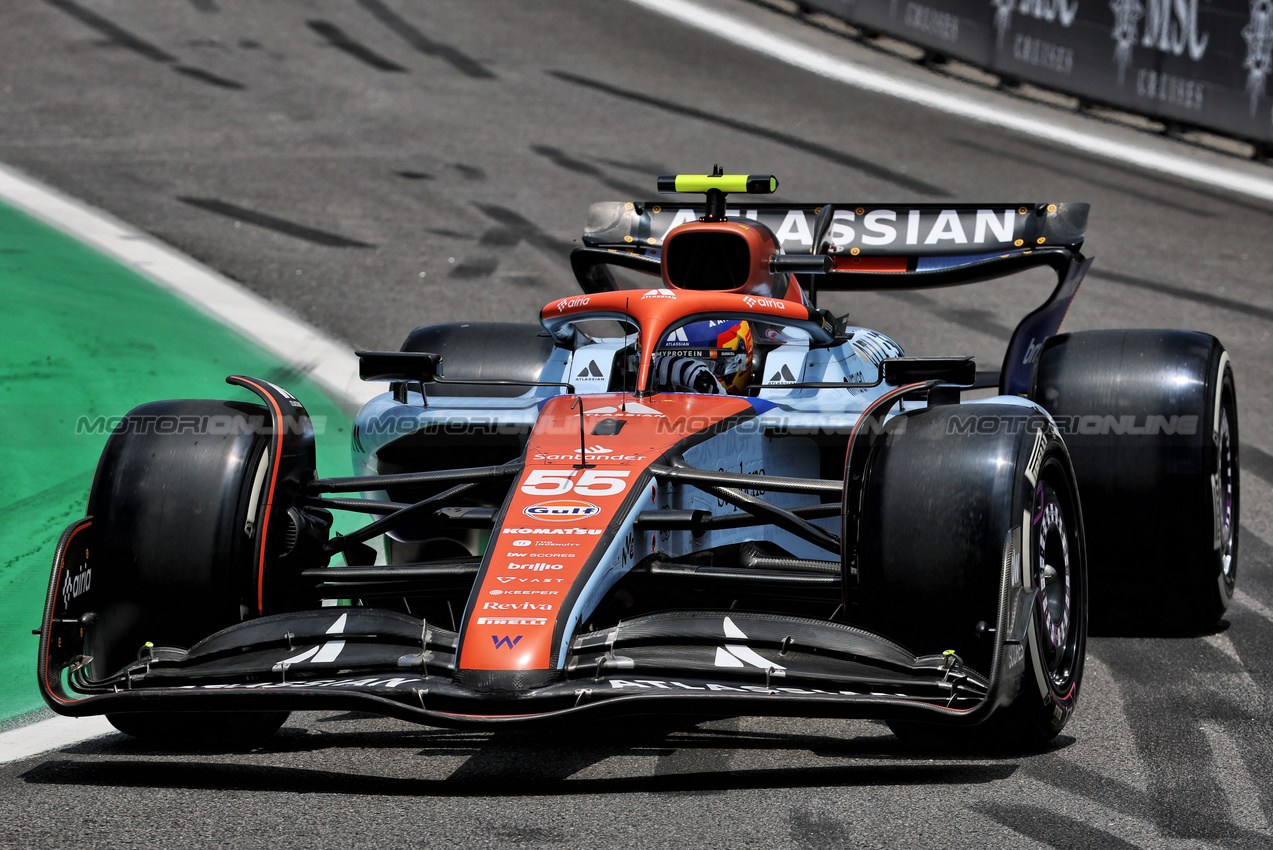 GP BRASILE, Carlos Sainz (ESP) Atlassian Williams Racing FW47.

07.11.2025. Formula 1 World Championship, Rd 21, Brazilian Grand Prix, Sao Paulo, Brazil, Sprint Qualifiche Day.

- www.xpbimages.com, EMail: requests@xpbimages.com © Copyright: Batchelor / XPB Images