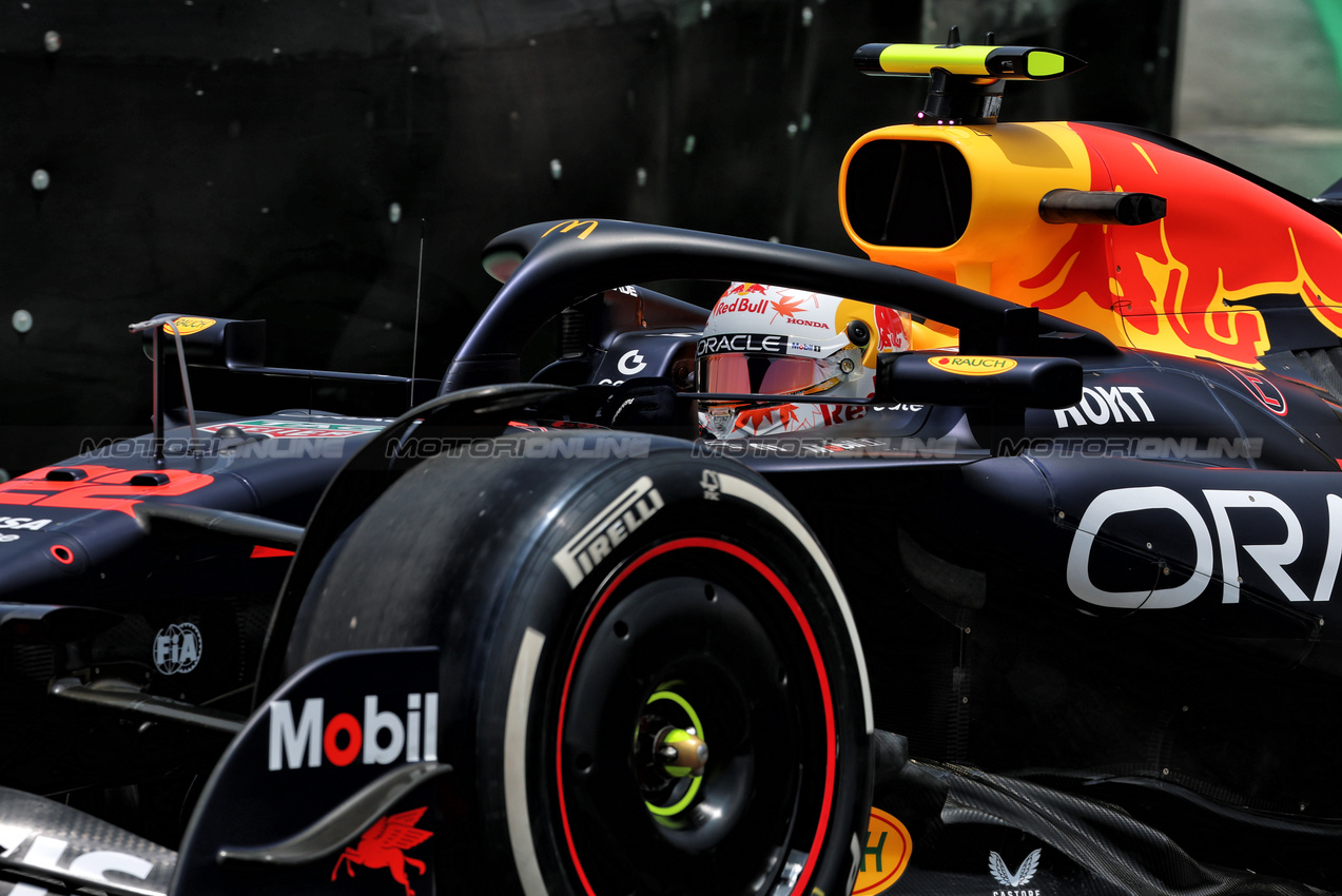 GP BRASILE, Yuki Tsunoda (JPN) Red Bull Racing RB21.

07.11.2025. Formula 1 World Championship, Rd 21, Brazilian Grand Prix, Sao Paulo, Brazil, Sprint Qualifiche Day.

- www.xpbimages.com, EMail: requests@xpbimages.com © Copyright: Batchelor / XPB Images