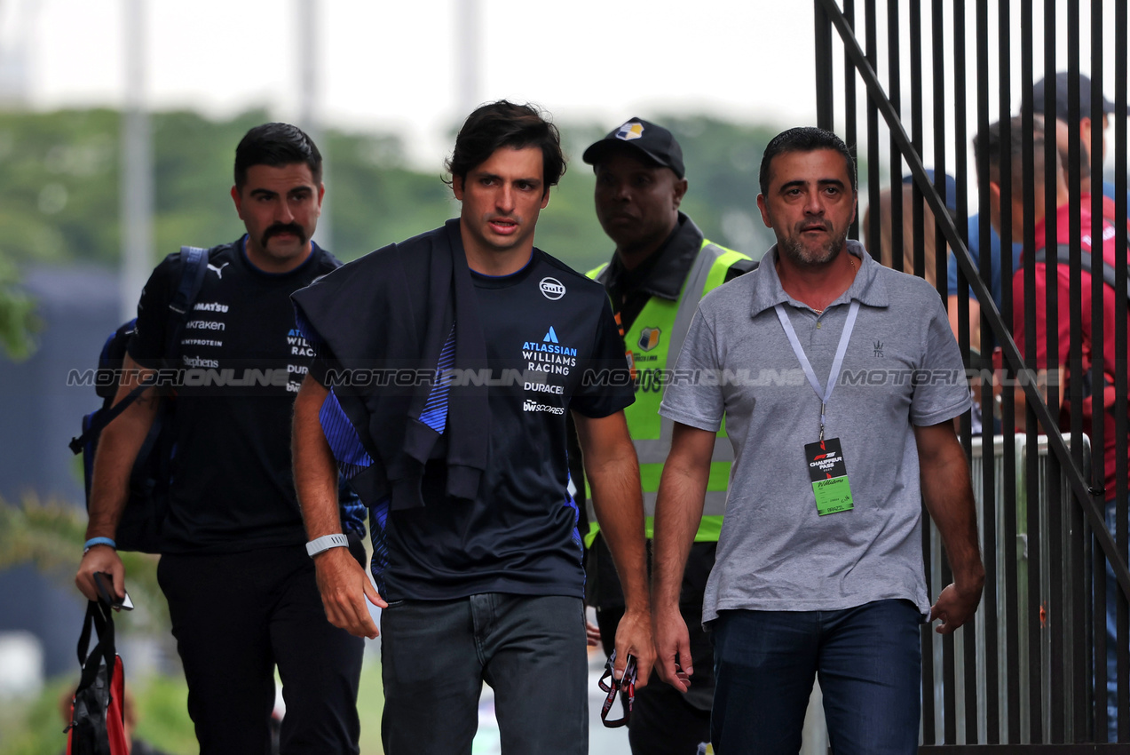 GP BRASILE, Carlos Sainz (ESP) Atlassian Williams Racing.

07.11.2025. Formula 1 World Championship, Rd 21, Brazilian Grand Prix, Sao Paulo, Brazil, Sprint Qualifiche Day.

 - www.xpbimages.com, EMail: requests@xpbimages.com © Copyright: Rew / XPB Images