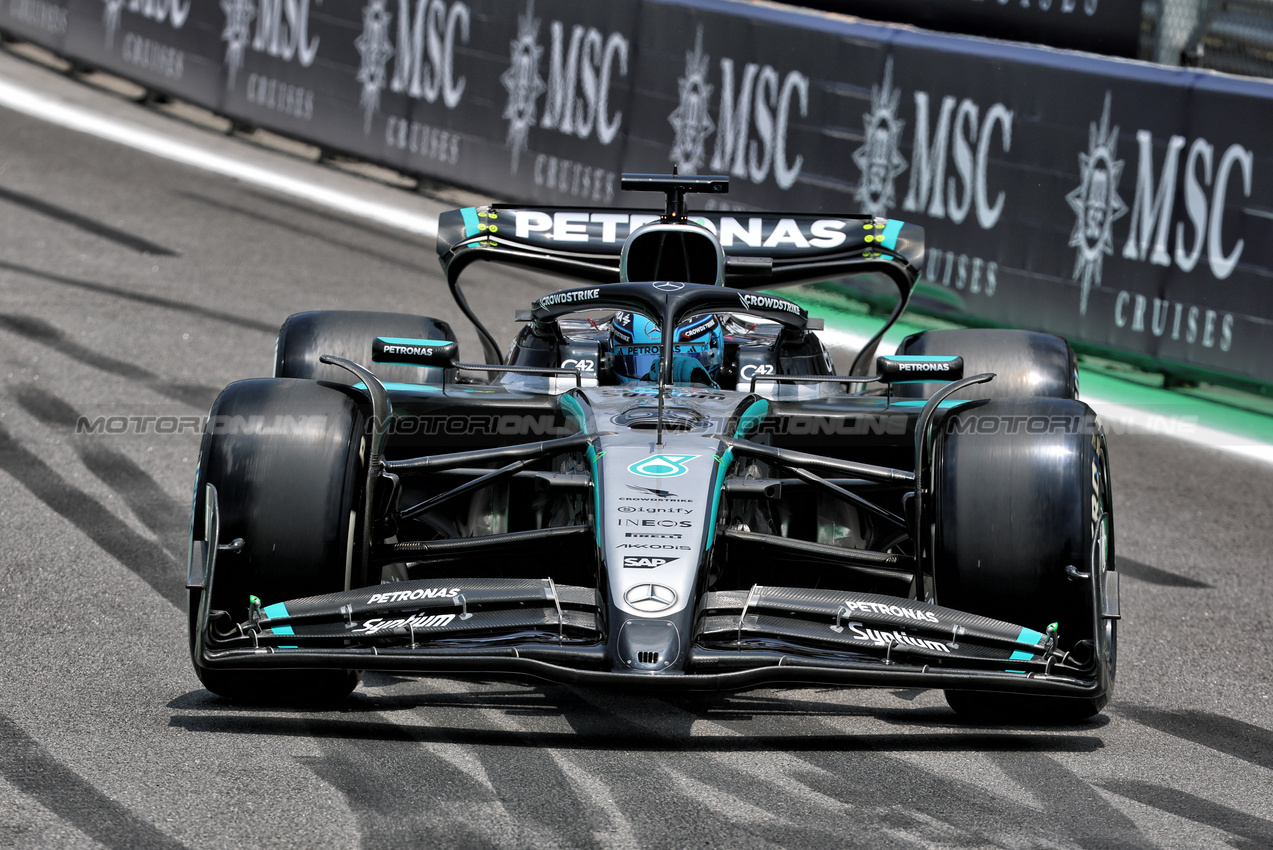 GP BRASILE, George Russell (GBR) Mercedes AMG F1 W16.
07.11.2025. Formula 1 World Championship, Rd 21, Brazilian Grand Prix, Sao Paulo, Brazil, Sprint Qualifiche Day.
- www.xpbimages.com, EMail: requests@xpbimages.com © Copyright: Batchelor / XPB Images