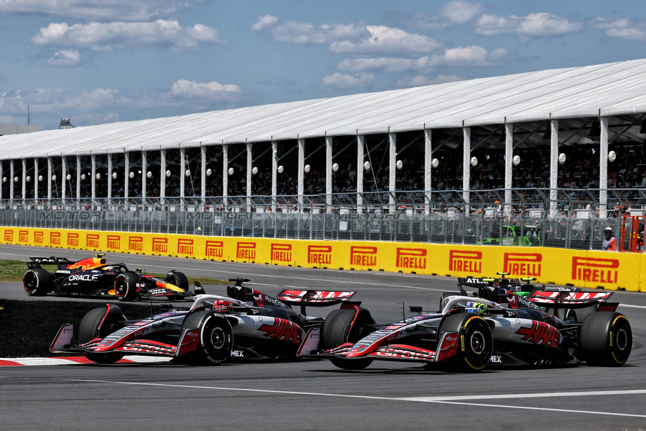 GP CANADA, Esteban Ocon (FRA) Haas VF-25 e Alexander Albon (THA) Atlassian Williams Racing FW47 battle for position.

15.06.2025. Formula 1 World Championship, Rd 10, Canadian Grand Prix, Montreal, Canada, Gara Day.

- www.xpbimages.com, EMail: requests@xpbimages.com © Copyright: Batchelor / XPB Images
