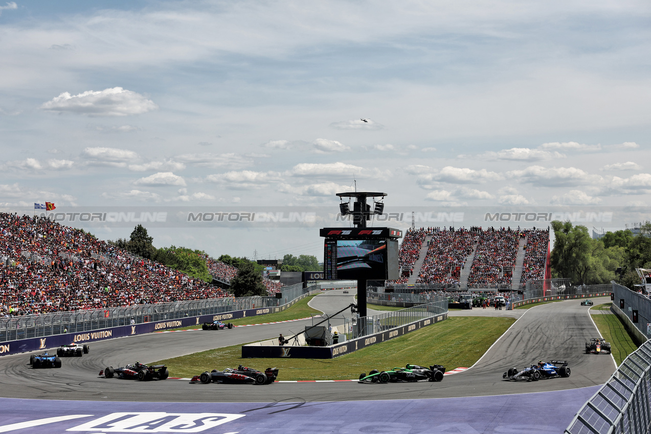 GP CANADA, Carlos Sainz (ESP) Atlassian Williams Racing FW47.

15.06.2025. Formula 1 World Championship, Rd 10, Canadian Grand Prix, Montreal, Canada, Gara Day.

 - www.xpbimages.com, EMail: requests@xpbimages.com © Copyright: Rew / XPB Images