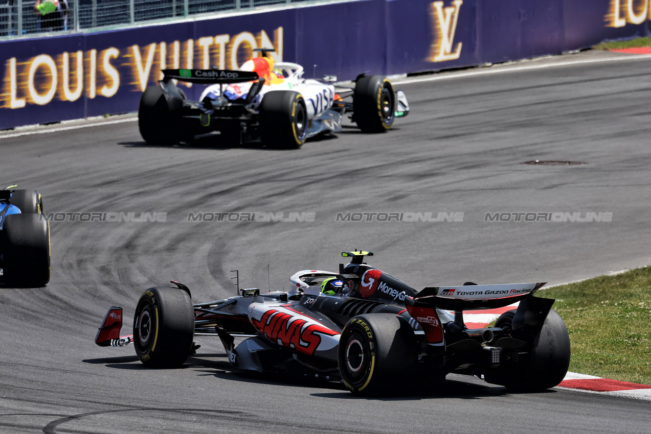 GP CANADA, Oliver Bearman (GBR) Haas VF-25.

15.06.2025. Formula 1 World Championship, Rd 10, Canadian Grand Prix, Montreal, Canada, Gara Day.

 - www.xpbimages.com, EMail: requests@xpbimages.com © Copyright: Rew / XPB Images