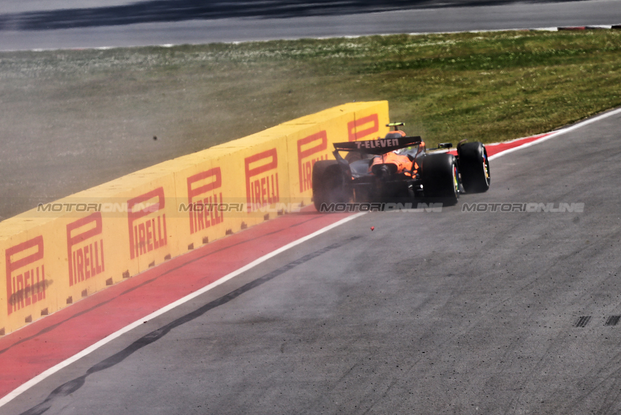 GP CANADA, Lando Norris (GBR) McLaren MCL39 crashed out of the race.

15.06.2025. Formula 1 World Championship, Rd 10, Canadian Grand Prix, Montreal, Canada, Gara Day.

- www.xpbimages.com, EMail: requests@xpbimages.com © Copyright: Batchelor / XPB Images