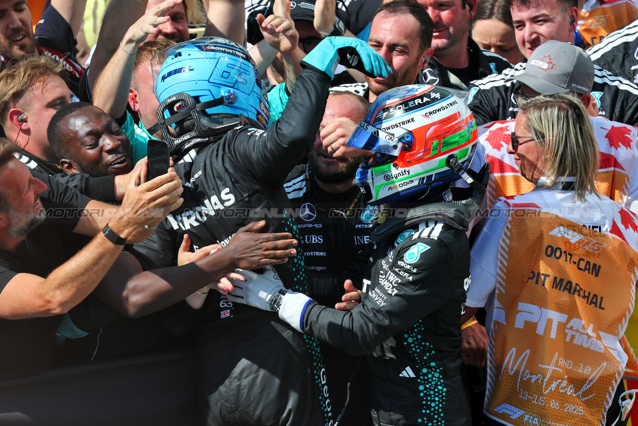 GP CANADA, (L to R): Gara winner George Russell (GBR) Mercedes AMG F1 e third placed team mate Andrea Kimi Antonelli (ITA) Mercedes AMG F1 celebrate in parc ferme.

15.06.2025. Formula 1 World Championship, Rd 10, Canadian Grand Prix, Montreal, Canada, Gara Day.

- www.xpbimages.com, EMail: requests@xpbimages.com © Copyright: Batchelor / XPB Images