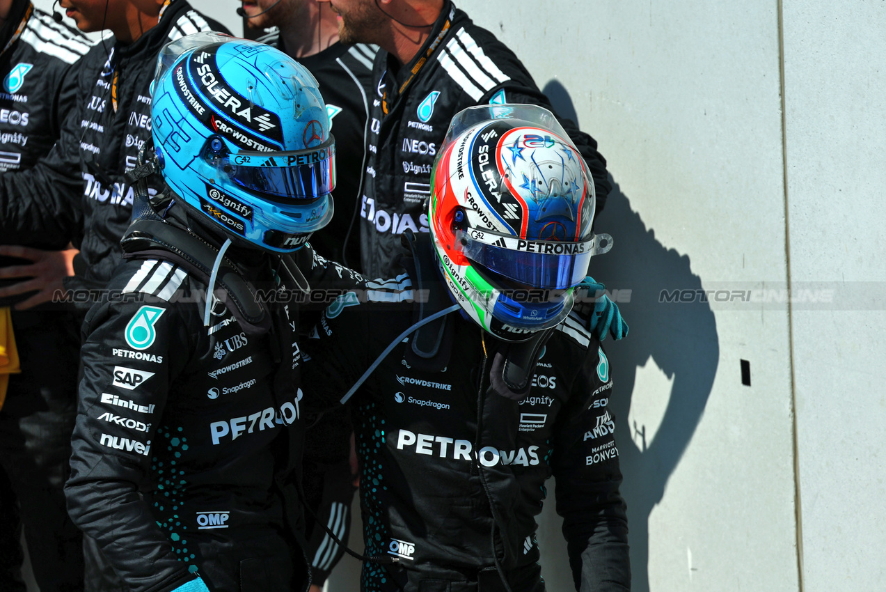 GP CANADA, (L to R): Gara winner George Russell (GBR) Mercedes AMG F1 e third placed team mate Andrea Kimi Antonelli (ITA) Mercedes AMG F1 celebrate in parc ferme.

15.06.2025. Formula 1 World Championship, Rd 10, Canadian Grand Prix, Montreal, Canada, Gara Day.

- www.xpbimages.com, EMail: requests@xpbimages.com © Copyright: Batchelor / XPB Images