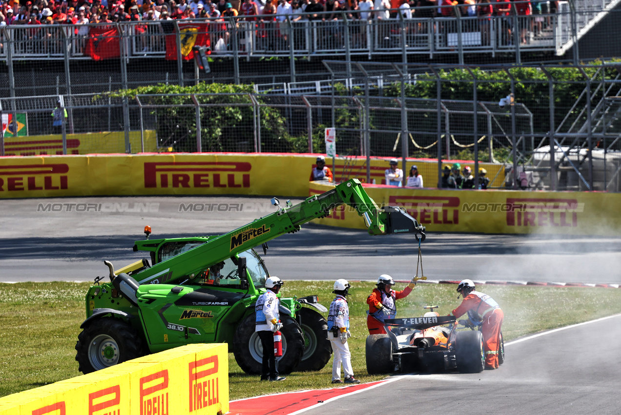 GP CANADA, Lando Norris (GBR) McLaren MCL39 retired from the race.

15.06.2025. Formula 1 World Championship, Rd 10, Canadian Grand Prix, Montreal, Canada, Gara Day.

- www.xpbimages.com, EMail: requests@xpbimages.com © Copyright: Batchelor / XPB Images