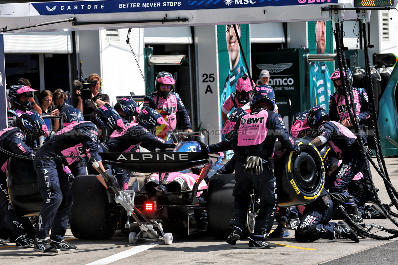 GP CANADA, Pierre Gasly (FRA) Alpine F1 Team A525 makes a pit stop.

15.06.2025. Formula 1 World Championship, Rd 10, Canadian Grand Prix, Montreal, Canada, Gara Day.

- www.xpbimages.com, EMail: requests@xpbimages.com © Copyright: Batchelor / XPB Images