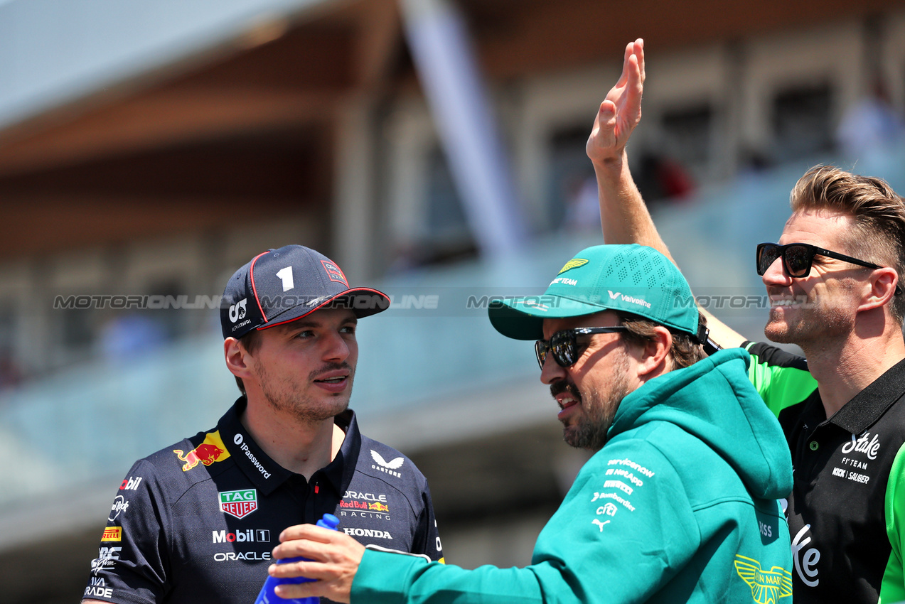 GP CANADA, (L to R): Max Verstappen (NLD) Red Bull Racing with Fernando Alonso (ESP) Aston Martin F1 Team e Nico Hulkenberg (GER) Sauber on the drivers' parade.

15.06.2025. Formula 1 World Championship, Rd 10, Canadian Grand Prix, Montreal, Canada, Gara Day.

- www.xpbimages.com, EMail: requests@xpbimages.com © Copyright: Charniaux / XPB Images