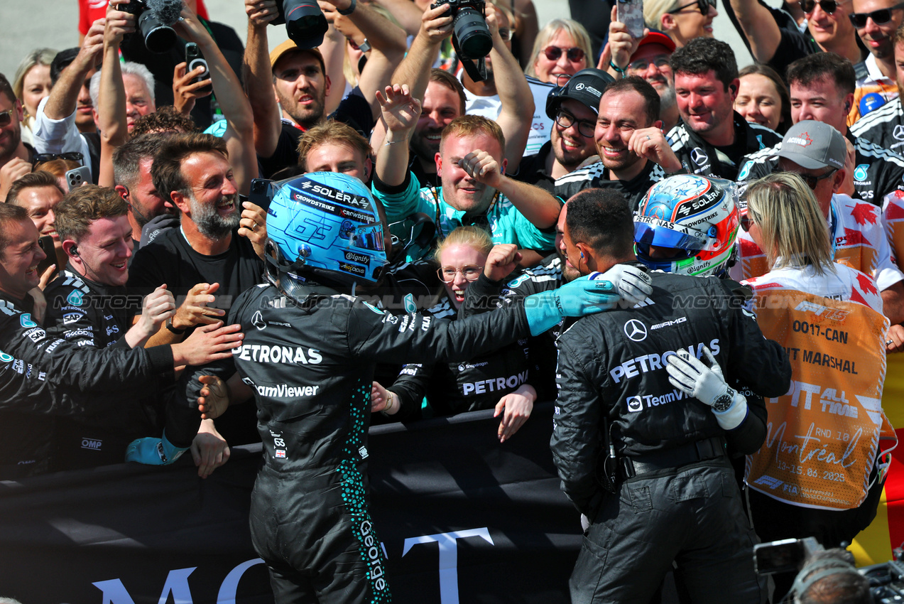 GP CANADA, (L to R): Gara winner George Russell (GBR) Mercedes AMG F1 e third placed team mate Andrea Kimi Antonelli (ITA) Mercedes AMG F1 celebrate in parc ferme.

15.06.2025. Formula 1 World Championship, Rd 10, Canadian Grand Prix, Montreal, Canada, Gara Day.

- www.xpbimages.com, EMail: requests@xpbimages.com © Copyright: Batchelor / XPB Images