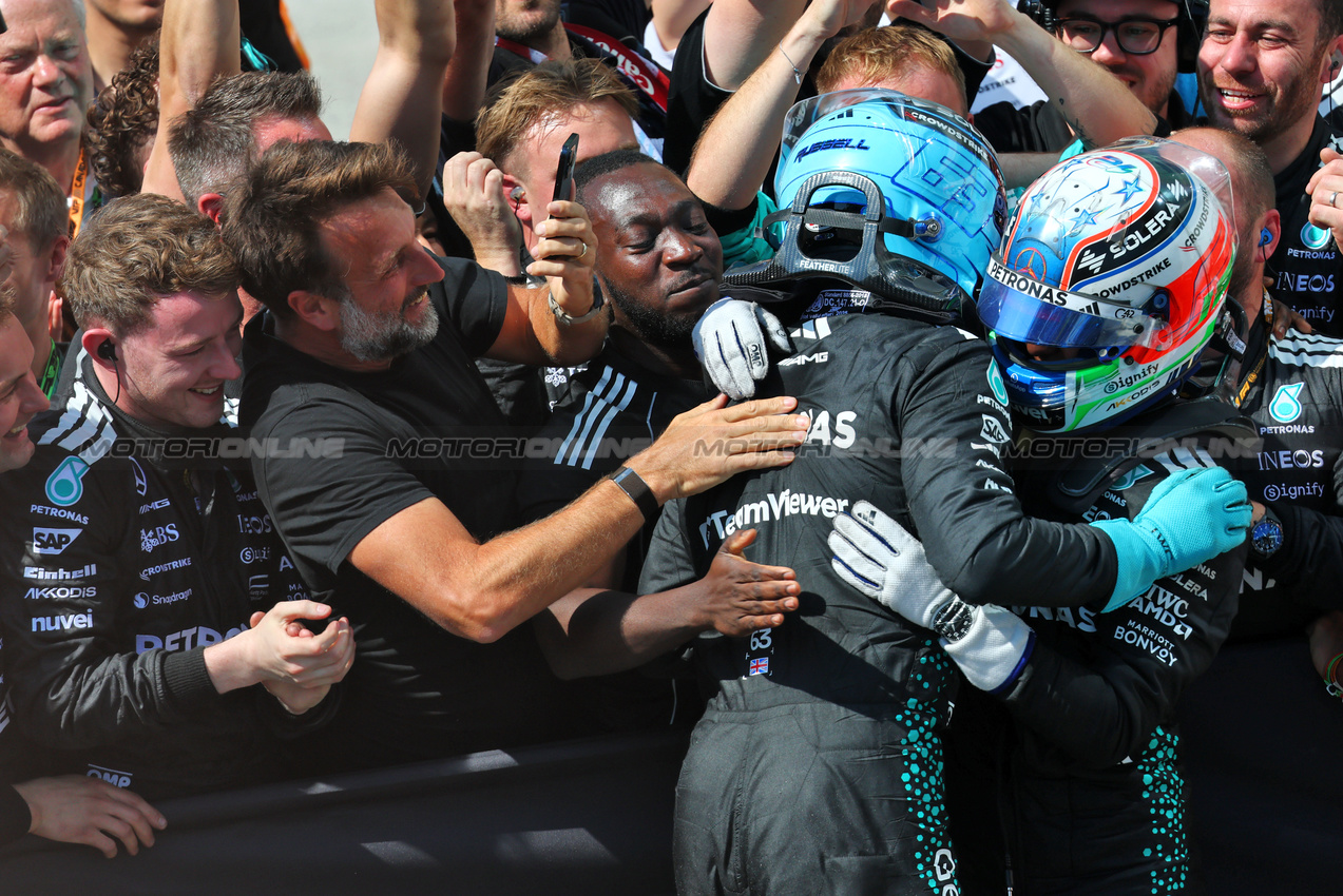 GP CANADA, (L to R): Gara winner George Russell (GBR) Mercedes AMG F1 e third placed team mate Andrea Kimi Antonelli (ITA) Mercedes AMG F1 celebrate in parc ferme.

15.06.2025. Formula 1 World Championship, Rd 10, Canadian Grand Prix, Montreal, Canada, Gara Day.

- www.xpbimages.com, EMail: requests@xpbimages.com © Copyright: Batchelor / XPB Images