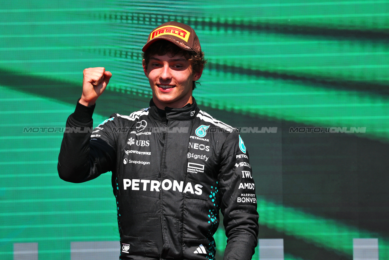 GP CANADA, Andrea Kimi Antonelli (ITA) Mercedes AMG F1 celebrates his third position on the podium.

15.06.2025. Formula 1 World Championship, Rd 10, Canadian Grand Prix, Montreal, Canada, Gara Day.

- www.xpbimages.com, EMail: requests@xpbimages.com © Copyright: Batchelor / XPB Images