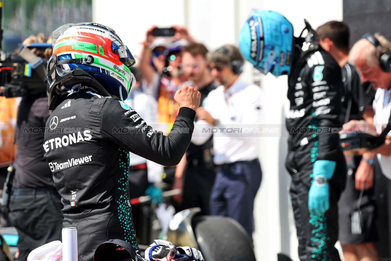 GP CANADA, Andrea Kimi Antonelli (ITA) Mercedes AMG F1 celebrates his third position in parc ferme.

15.06.2025. Formula 1 World Championship, Rd 10, Canadian Grand Prix, Montreal, Canada, Gara Day.

- www.xpbimages.com, EMail: requests@xpbimages.com © Copyright: Bearne / XPB Images