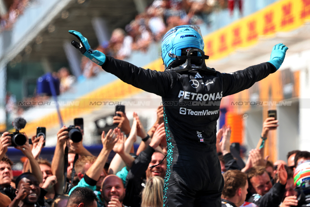 GP CANADA, Gara winner George Russell (GBR) Mercedes AMG F1 celebrates in parc ferme.

15.06.2025. Formula 1 World Championship, Rd 10, Canadian Grand Prix, Montreal, Canada, Gara Day.

- www.xpbimages.com, EMail: requests@xpbimages.com © Copyright: Bearne / XPB Images