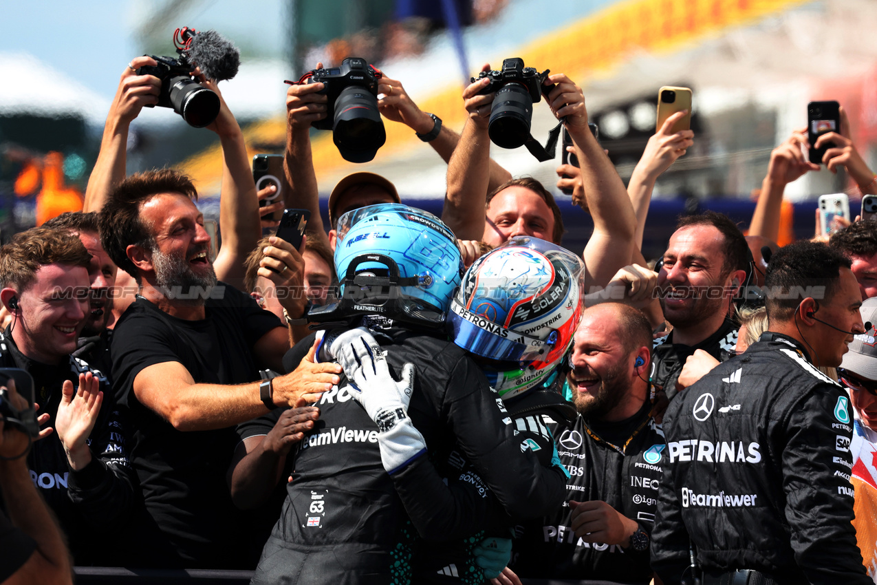 GP CANADA, (L to R): Gara winner George Russell (GBR) Mercedes AMG F1 celebates in parc ferme with third placed team mate Andrea Kimi Antonelli (ITA) Mercedes AMG F1.

15.06.2025. Formula 1 World Championship, Rd 10, Canadian Grand Prix, Montreal, Canada, Gara Day.

- www.xpbimages.com, EMail: requests@xpbimages.com © Copyright: Bearne / XPB Images