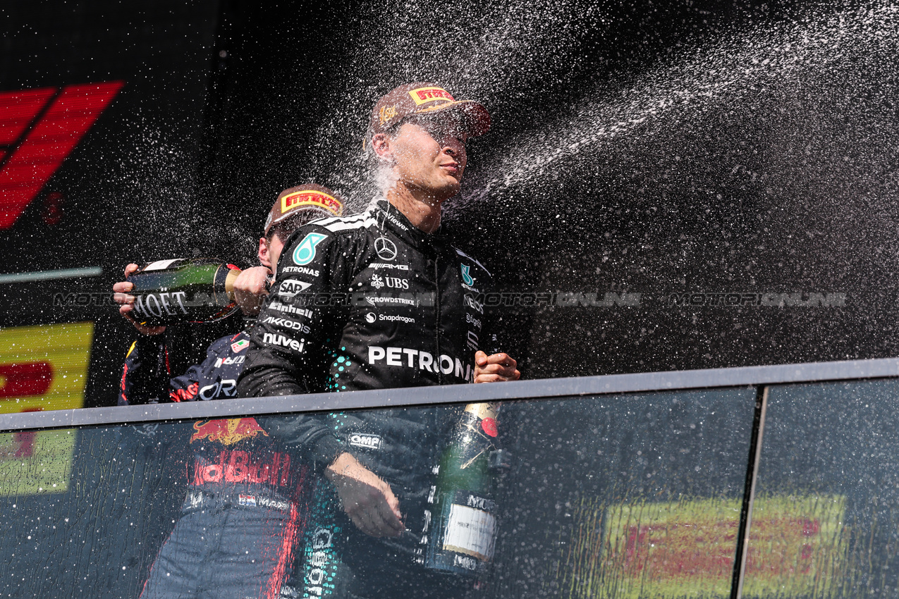 GP CANADA, George Russell (GBR), Mercedes AMG F1 Max Verstappen (NLD), Red Bull Racing 
15.06.2025. Formula 1 World Championship, Rd 10, Canadian Grand Prix, Montreal, Canada, Gara Day.
- www.xpbimages.com, EMail: requests@xpbimages.com © Copyright: Charniaux / XPB Images