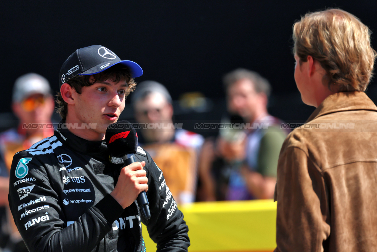 GP CANADA, Third placed Andrea Kimi Antonelli (ITA) Mercedes AMG F1 in parc ferme with Nico Rosberg (GER).

15.06.2025. Formula 1 World Championship, Rd 10, Canadian Grand Prix, Montreal, Canada, Gara Day.

 - www.xpbimages.com, EMail: requests@xpbimages.com © Copyright: Rew / XPB Images
