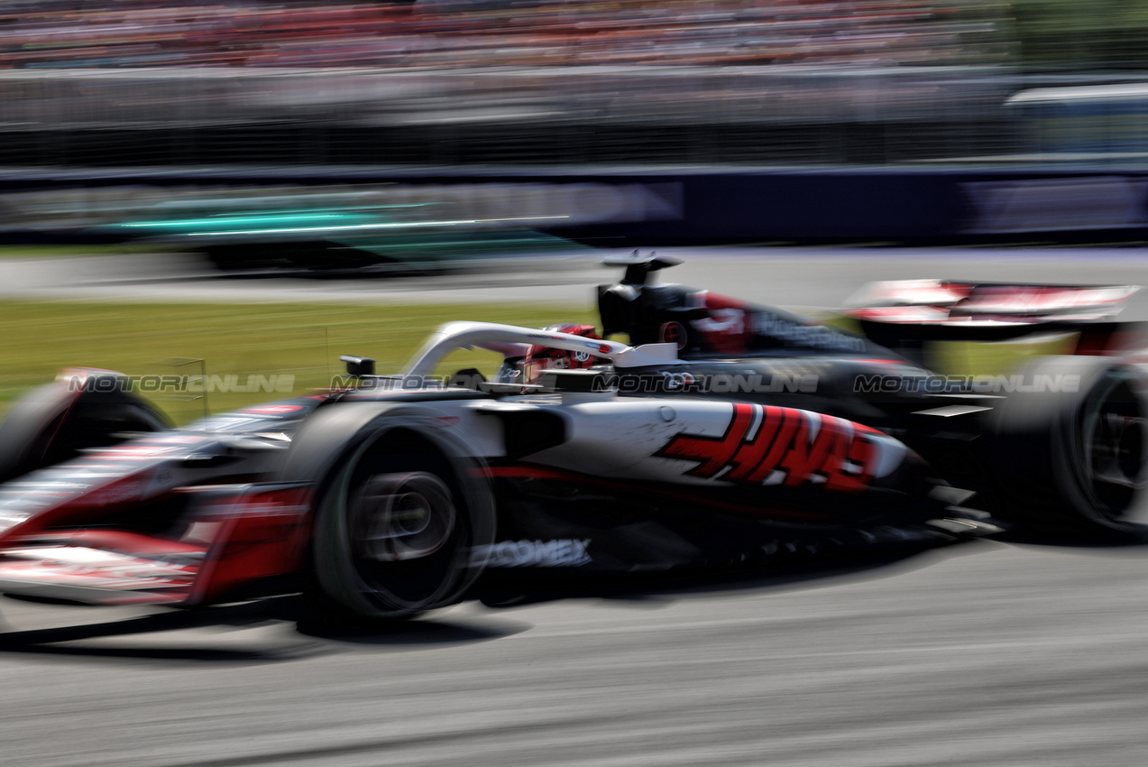 GP CANADA, Esteban Ocon (FRA) Haas VF-25.

15.06.2025. Formula 1 World Championship, Rd 10, Canadian Grand Prix, Montreal, Canada, Gara Day.

 - www.xpbimages.com, EMail: requests@xpbimages.com © Copyright: Rew / XPB Images