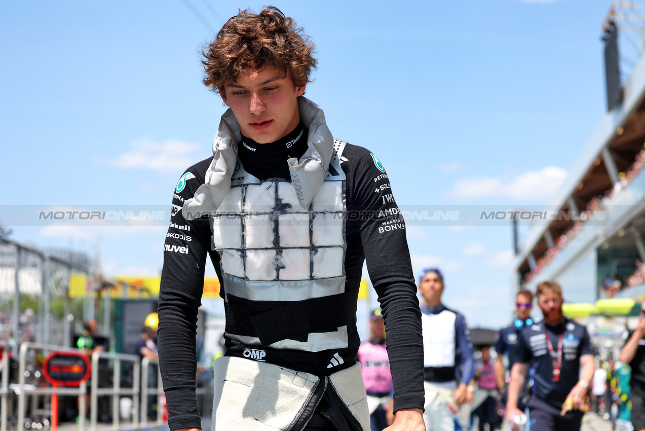GP CANADA, Andrea Kimi Antonelli (ITA) Mercedes AMG F1 on the grid.

15.06.2025. Formula 1 World Championship, Rd 10, Canadian Grand Prix, Montreal, Canada, Gara Day.

- www.xpbimages.com, EMail: requests@xpbimages.com © Copyright: Bearne / XPB Images