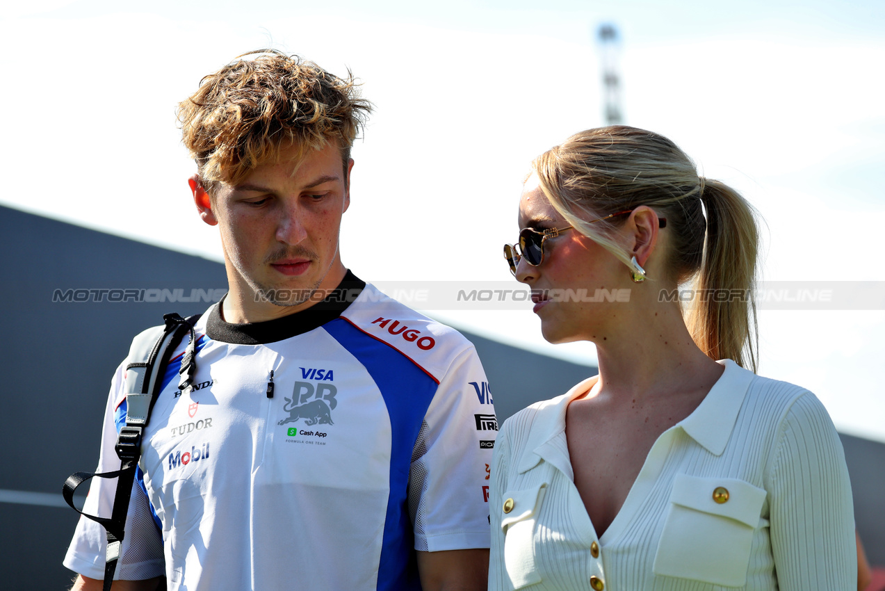 GP CANADA, (L to R): Liam Lawson (NZL) Racing Bulls with Domenica Hannah St. John (USA).

15.06.2025. Formula 1 World Championship, Rd 10, Canadian Grand Prix, Montreal, Canada, Gara Day.

 - www.xpbimages.com, EMail: requests@xpbimages.com © Copyright: Rew / XPB Images