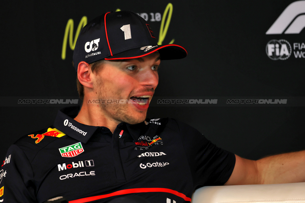 GP CANADA, Max Verstappen (NLD) Red Bull Racing in the post race FIA Press Conference.

15.06.2025. Formula 1 World Championship, Rd 10, Canadian Grand Prix, Montreal, Canada, Gara Day.

 - www.xpbimages.com, EMail: requests@xpbimages.com © Copyright: Rew / XPB Images