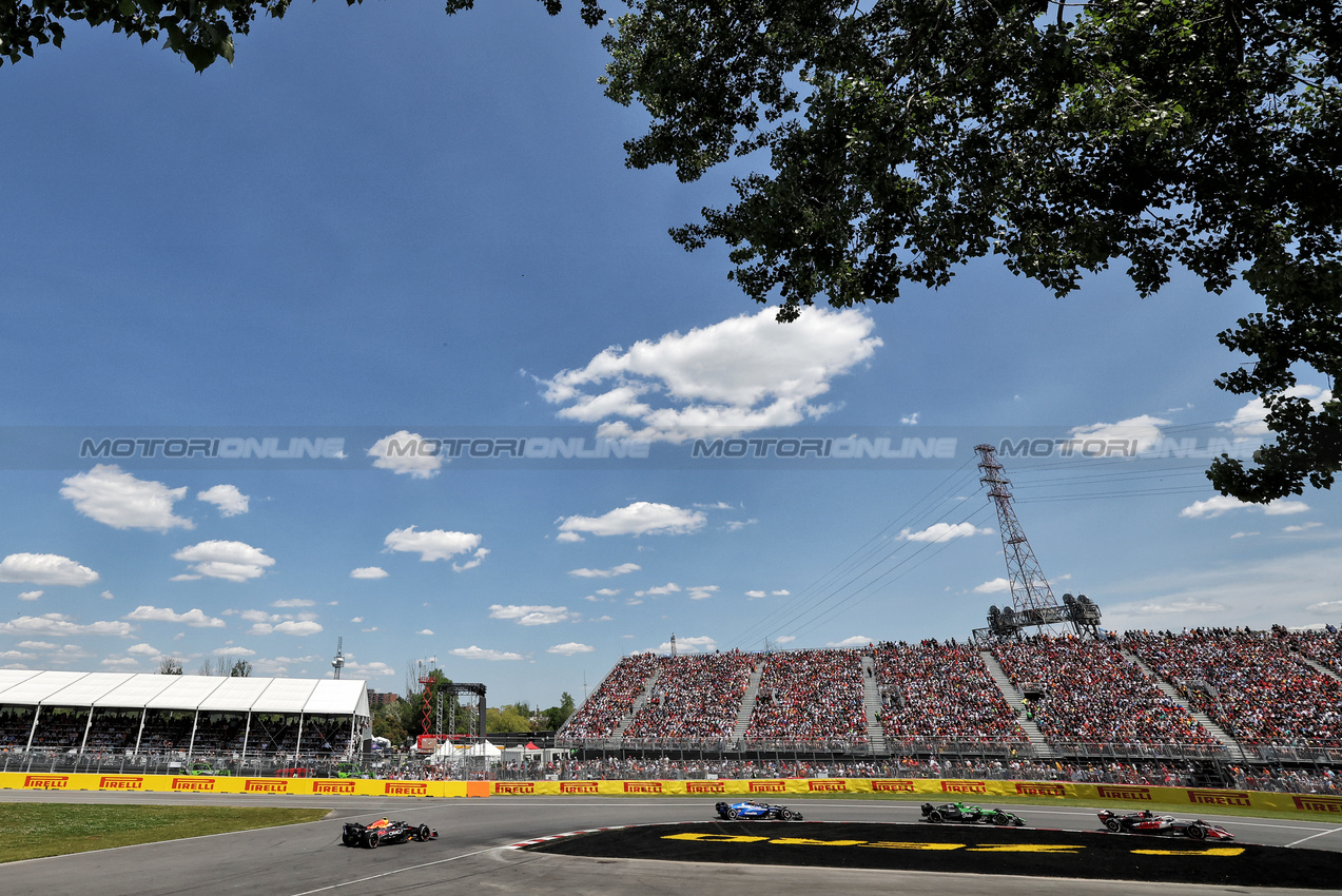 GP CANADA, Esteban Ocon (FRA) Haas VF-25.

15.06.2025. Formula 1 World Championship, Rd 10, Canadian Grand Prix, Montreal, Canada, Gara Day.

- www.xpbimages.com, EMail: requests@xpbimages.com © Copyright: Bearne / XPB Images