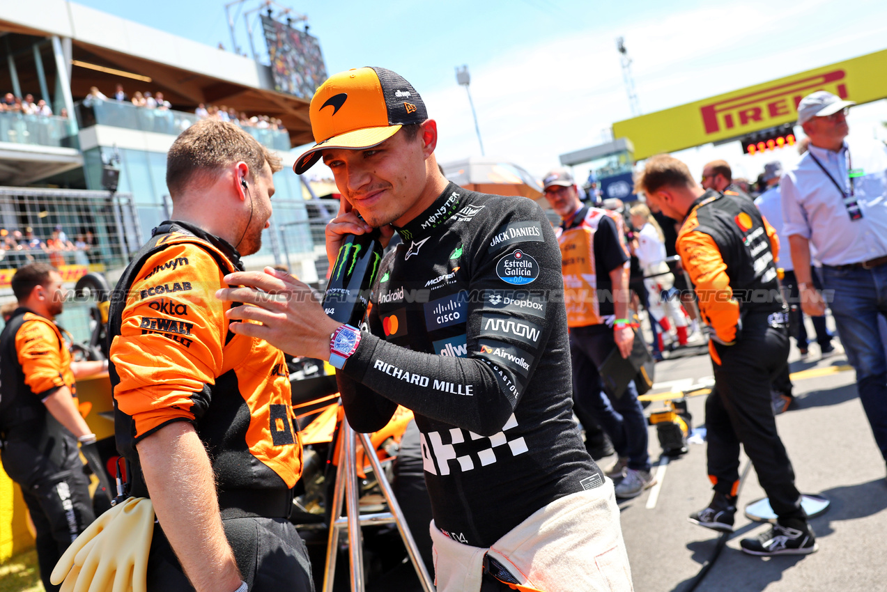 GP CANADA, Lando Norris (GBR) McLaren on the grid.

15.06.2025. Formula 1 World Championship, Rd 10, Canadian Grand Prix, Montreal, Canada, Gara Day.

- www.xpbimages.com, EMail: requests@xpbimages.com © Copyright: Batchelor / XPB Images