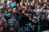 GP CANADA, (L to R): Gara winner George Russell (GBR) Mercedes AMG F1 e third placed team mate Andrea Kimi Antonelli (ITA) Mercedes AMG F1 celebrate in parc ferme.

15.06.2025. Formula 1 World Championship, Rd 10, Canadian Grand Prix, Montreal, Canada, Gara Day.

- www.xpbimages.com, EMail: requests@xpbimages.com © Copyright: Batchelor / XPB Images