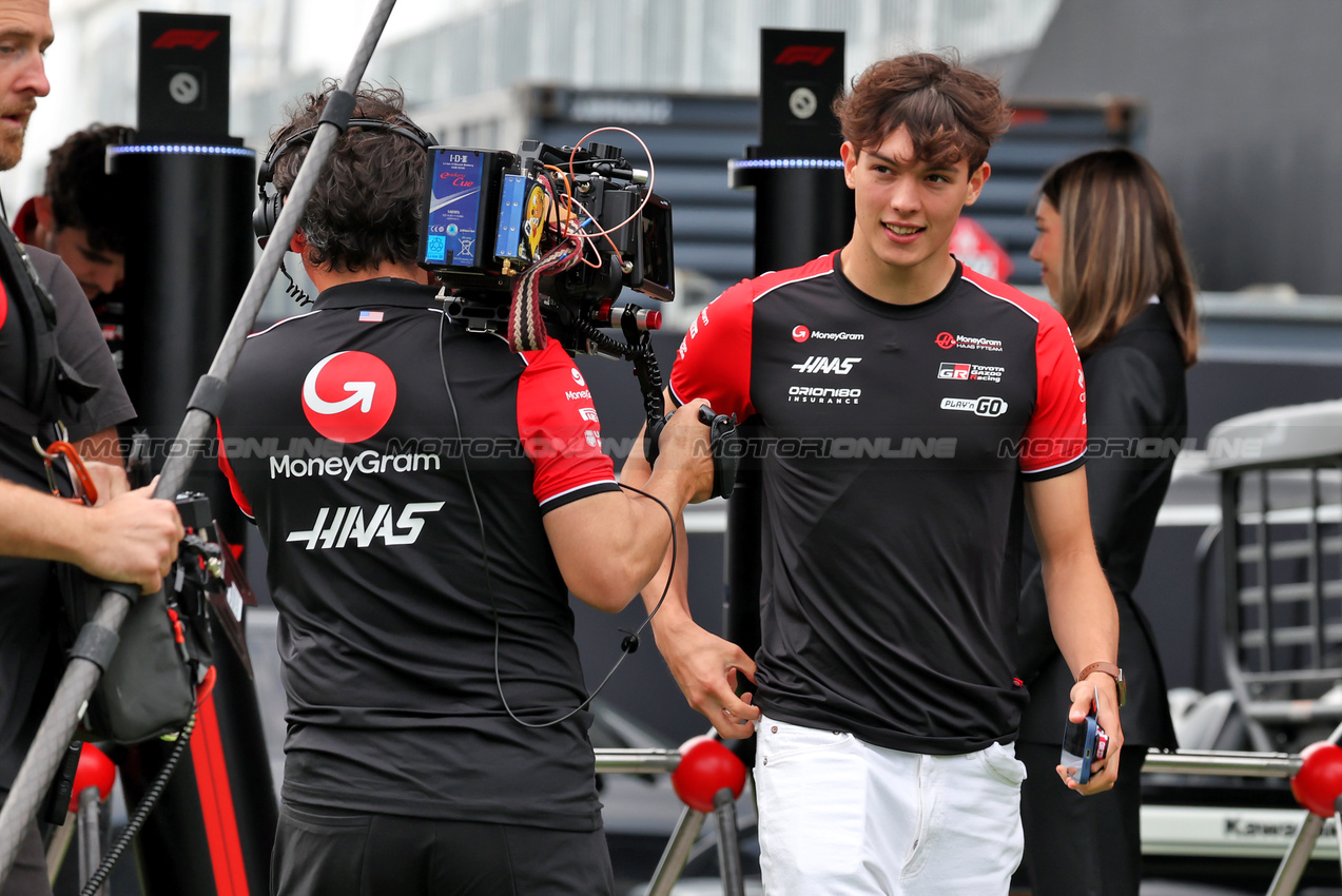 GP CANADA, Oliver Bearman (GBR) Haas F1 Team.

12.06.2025. Formula 1 World Championship, Rd 10, Canadian Grand Prix, Montreal, Canada, Preparation Day.

 - www.xpbimages.com, EMail: requests@xpbimages.com © Copyright: Rew / XPB Images