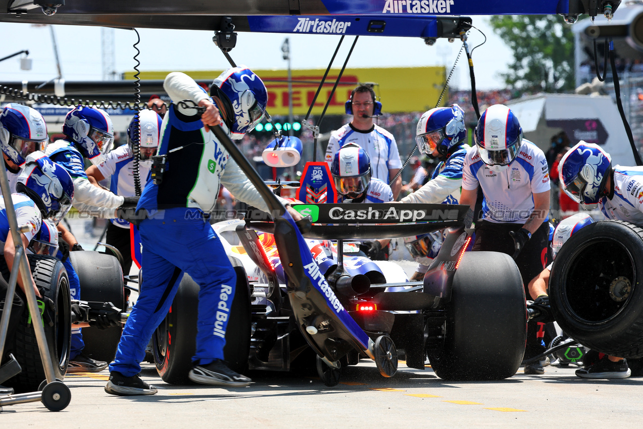 GP CANADA, Isack Hadjar (FRA) Racing Bulls VCARB 02 practices a pit stop.

14.06.2025. Formula 1 World Championship, Rd 10, Canadian Grand Prix, Montreal, Canada, Qualifiche Day.

- www.xpbimages.com, EMail: requests@xpbimages.com © Copyright: Batchelor / XPB Images