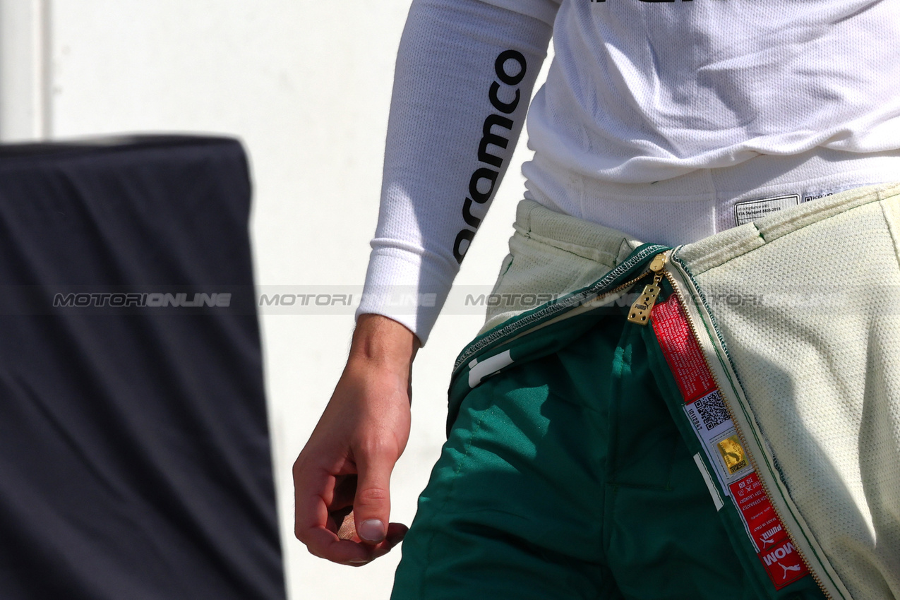 GP CANADA, The wrist of Lance Stroll (CDN) Aston Martin F1 Team.

14.06.2025. Formula 1 World Championship, Rd 10, Canadian Grand Prix, Montreal, Canada, Qualifiche Day.

- www.xpbimages.com, EMail: requests@xpbimages.com © Copyright: Batchelor / XPB Images
