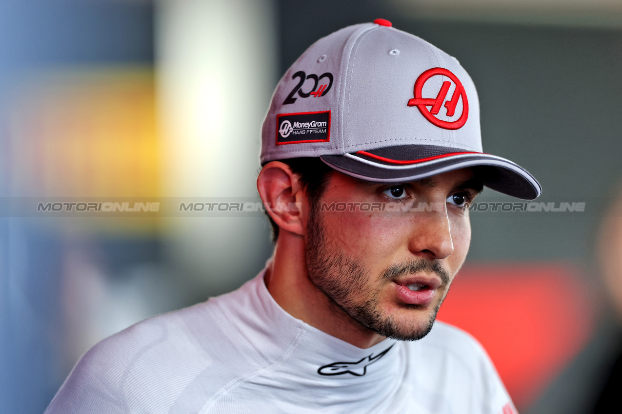 GP CANADA, Esteban Ocon (FRA) Haas F1 Team.

14.06.2025. Formula 1 World Championship, Rd 10, Canadian Grand Prix, Montreal, Canada, Qualifiche Day.

- www.xpbimages.com, EMail: requests@xpbimages.com © Copyright: Charniaux / XPB Images