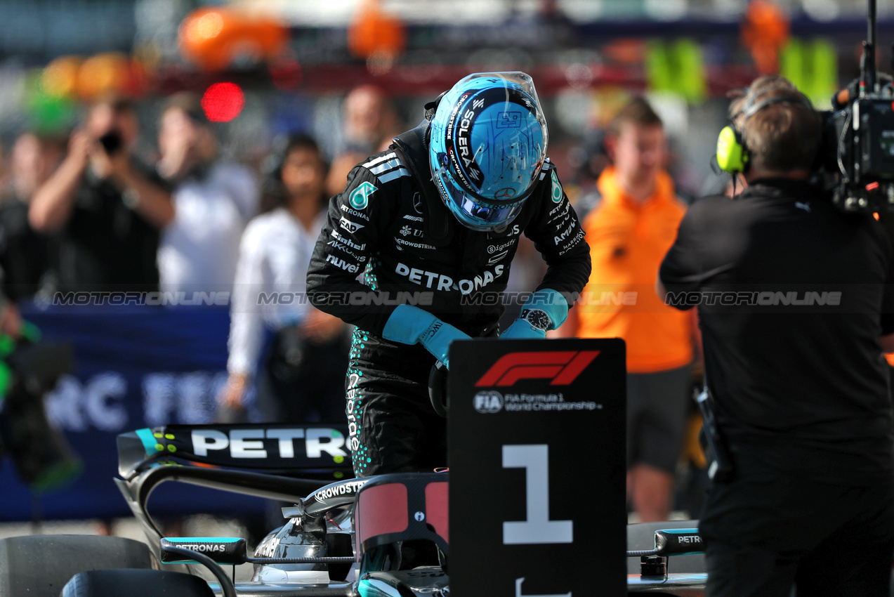 GP CANADA, Pole sitter George Russell (GBR) Mercedes AMG F1 W16 in parc ferme.

14.06.2025. Formula 1 World Championship, Rd 10, Canadian Grand Prix, Montreal, Canada, Qualifiche Day.

- www.xpbimages.com, EMail: requests@xpbimages.com © Copyright: Charniaux / XPB Images