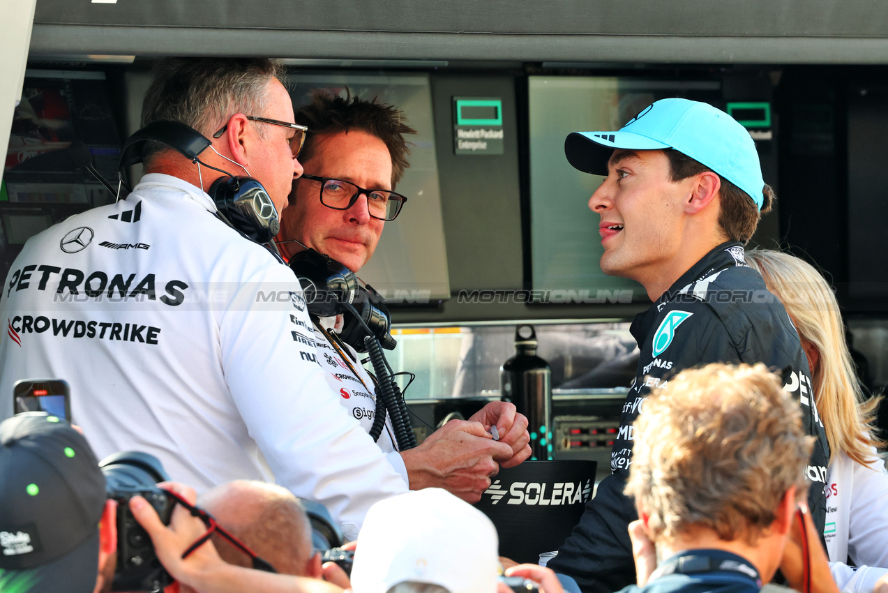 GP CANADA, (L to R): Ron Meadows (GBR) Mercedes AMG F1 Sporting Director with Andrew Shovlin (GBR) Mercedes AMG F1 Trackside Engineering Director e George Russell (GBR) Mercedes AMG F1.

14.06.2025. Formula 1 World Championship, Rd 10, Canadian Grand Prix, Montreal, Canada, Qualifiche Day.

- www.xpbimages.com, EMail: requests@xpbimages.com © Copyright: Batchelor / XPB Images
