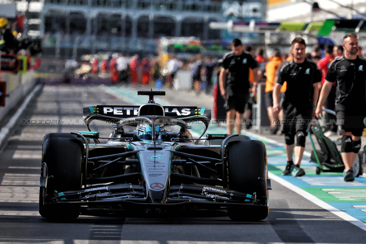 GP CANADA, George Russell (GBR) Mercedes AMG F1 W16 in qualifying parc ferme.

14.06.2025. Formula 1 World Championship, Rd 10, Canadian Grand Prix, Montreal, Canada, Qualifiche Day.

- www.xpbimages.com, EMail: requests@xpbimages.com © Copyright: Bearne / XPB Images