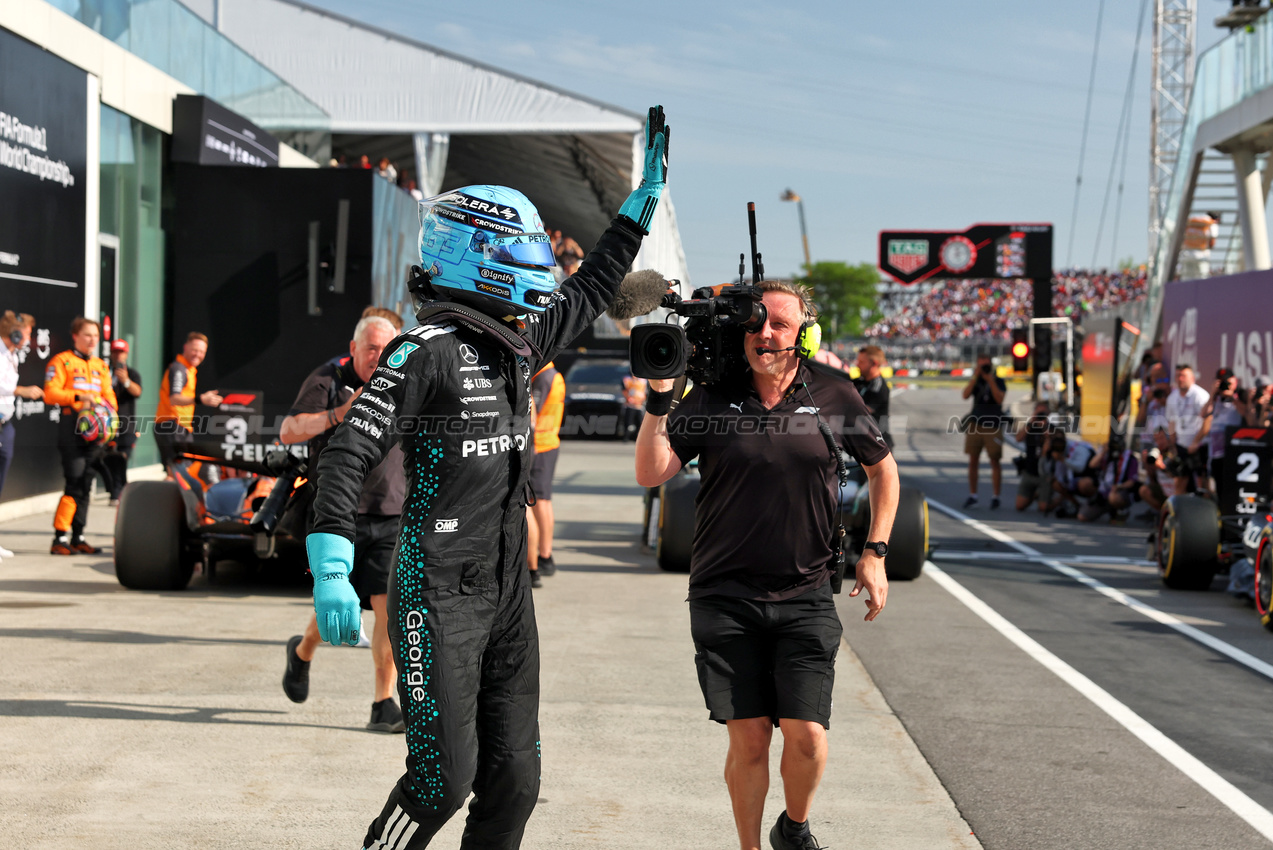 GP CANADA, George Russell (GBR) Mercedes AMG F1 celebrates his pole position in qualifying parc ferme.

14.06.2025. Formula 1 World Championship, Rd 10, Canadian Grand Prix, Montreal, Canada, Qualifiche Day.

- www.xpbimages.com, EMail: requests@xpbimages.com © Copyright: Bearne / XPB Images