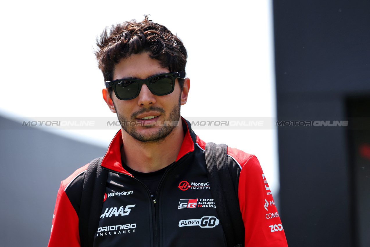GP CANADA, Esteban Ocon (FRA) Haas F1 Team.

14.06.2025. Formula 1 World Championship, Rd 10, Canadian Grand Prix, Montreal, Canada, Qualifiche Day.

 - www.xpbimages.com, EMail: requests@xpbimages.com © Copyright: Rew / XPB Images
