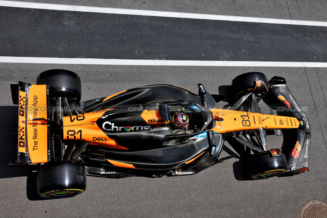 GP CANADA, Oscar Piastri (AUS) McLaren MCL39.

14.06.2025. Formula 1 World Championship, Rd 10, Canadian Grand Prix, Montreal, Canada, Qualifiche Day.

- www.xpbimages.com, EMail: requests@xpbimages.com © Copyright: Batchelor / XPB Images