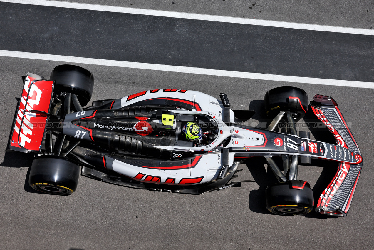 GP CANADA, Oliver Bearman (GBR) Haas VF-25.

14.06.2025. Formula 1 World Championship, Rd 10, Canadian Grand Prix, Montreal, Canada, Qualifiche Day.

- www.xpbimages.com, EMail: requests@xpbimages.com © Copyright: Batchelor / XPB Images